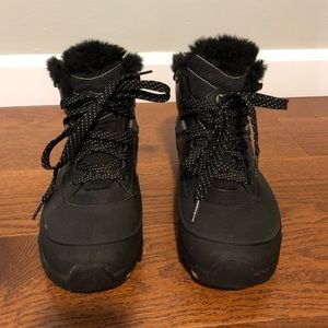 Merrell Aurora black winter boots